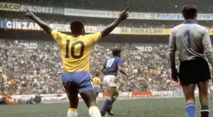 За няколко минути преди мач: Пеле получава най-лесния си чек и се разпалва бизнес война