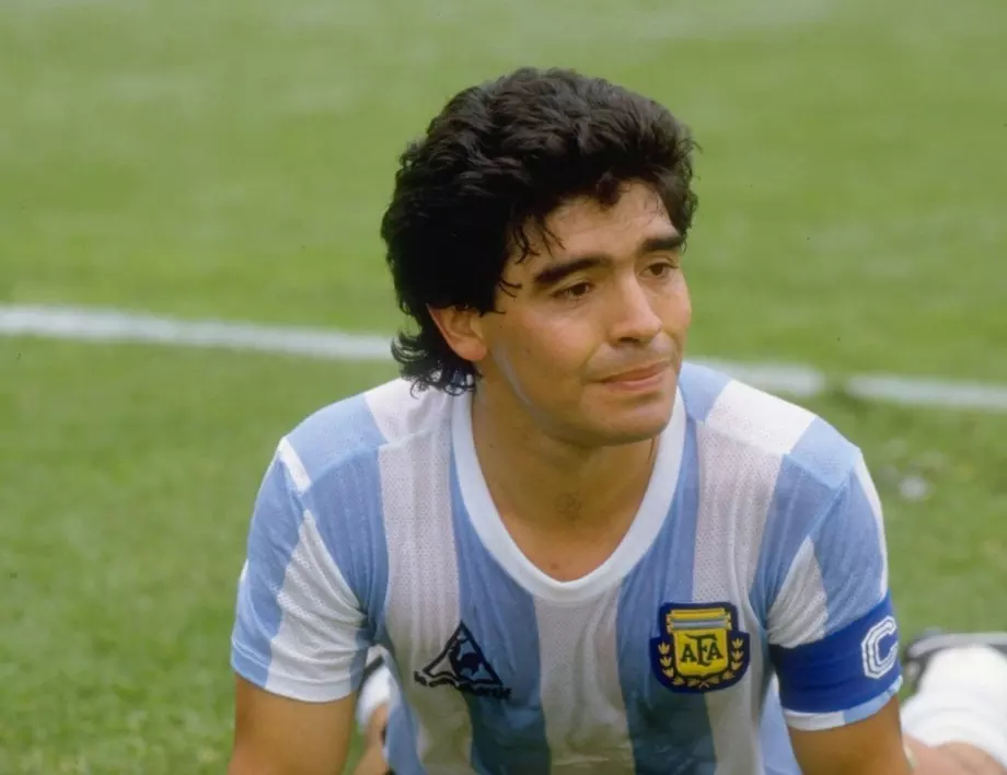 Тъжен ден за футбола: Отиде си великият Диего Армандо Марадона
