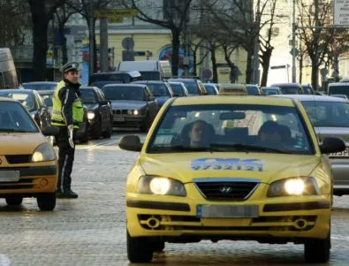 Протест срещу събирането на пари за лицензи от такситата в София