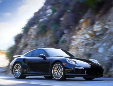 Porsche ще разработва хибридни 911 и Panamera с над 700 к.с.