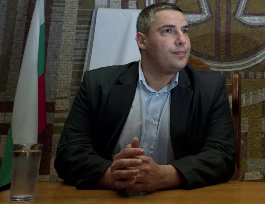 ВСС продължава да блокира участието на водача на листата на "Демократична България" за София
