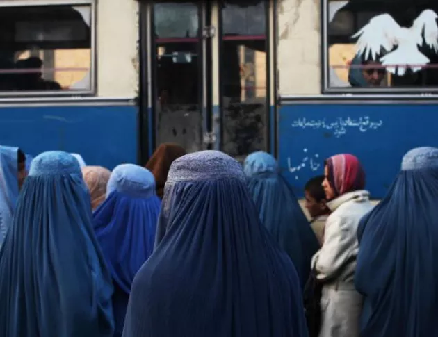 В Тунис забраниха на жени с никаб да влизат в държавни учреждения 