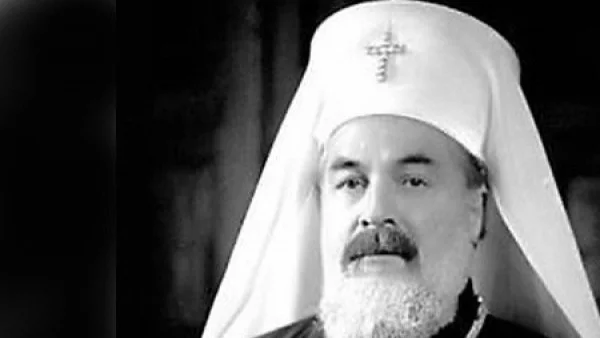 Умира Екзарх Стефан I