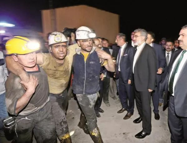Броят на жертвите в турската мина нарасна на 245 души