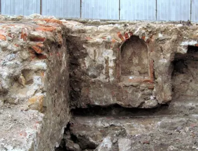 Защо багер влезе в археологическите разкопки във Варна? (ВИДЕО)