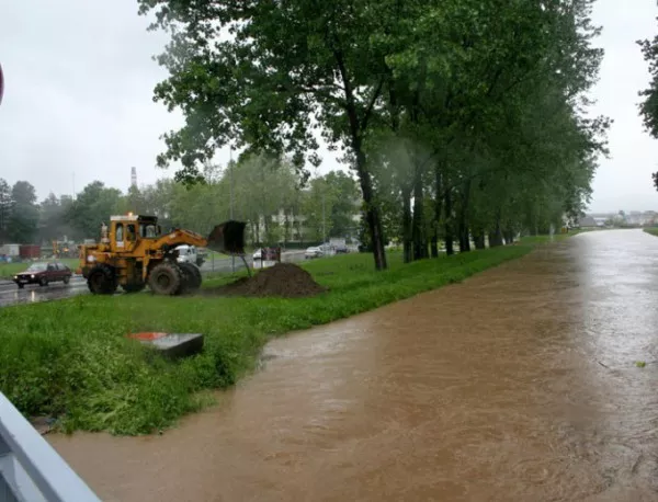 Хаос в Сърбия заради наводненията