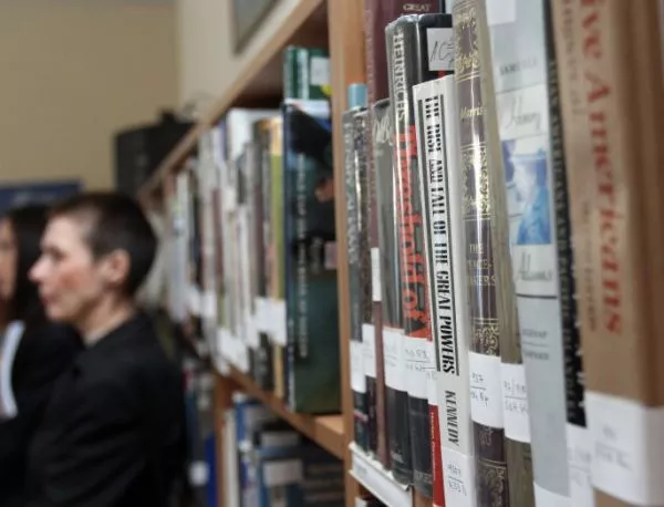 Обогатеният фонд на видинската библиотека привлича все повече читатели