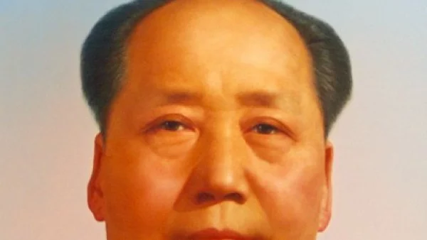 Започва Културната революция в Китай