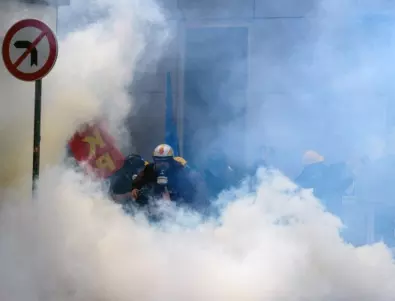Турската полиция пак използва насилие, за да разпръсне протест в защита на жените (ВИДЕО)