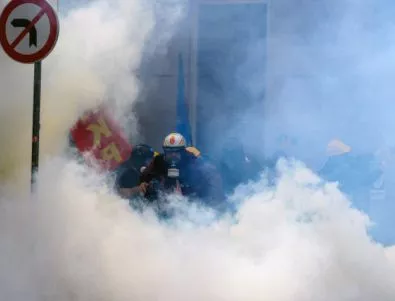 Полицията в Кишинев използва сълзотворен газ срещу протестиращи