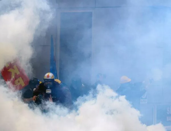 Отново сълзотворен газ в косовския парламент