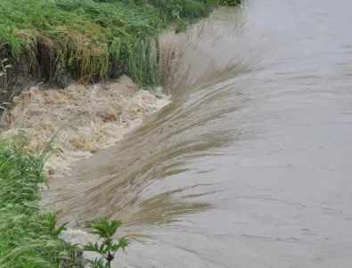 Нивото на река Осъм в Плевенско се е покачило с 64 см