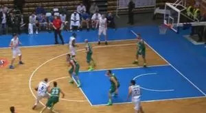 Левски продължава да гони Лукойл