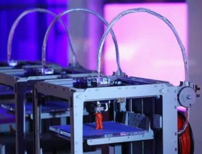 3D принтер, който работи с 10 материала едновременно