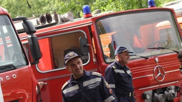 Създават обучителни центрове в помощ на пожарникарите