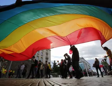Проучване: За половината българи ЛГБТИ хората са като всеки един от нас (СНИМКИ)