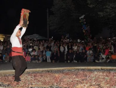 Нестинарски ритуали, автентични храни и майстори гайдари се събират в Копривщица