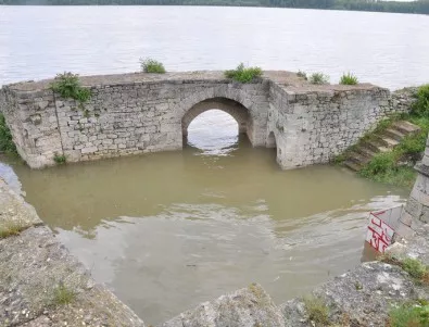 Дунав се покачи леко при Видин и Ново село