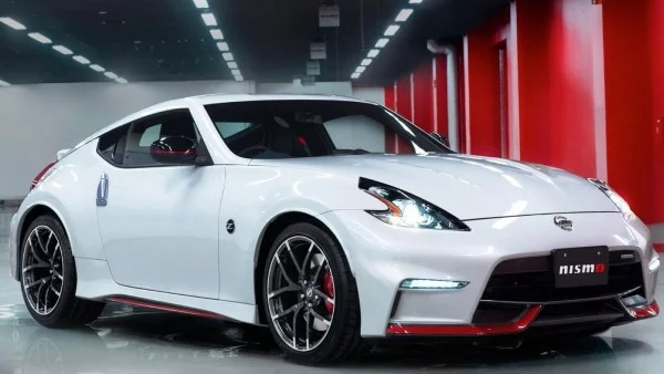 Нов стайлинг и трансмисия за Nissan 370Z Nismo