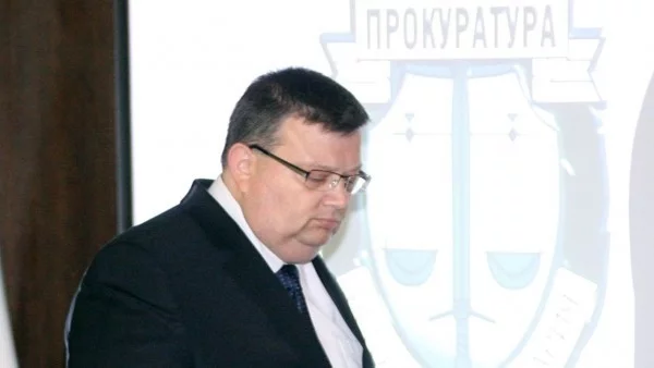 Цацаров си призна, че ОЛАФ пак е в България и че Моника Станишева е проверявана