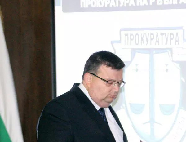 Цацаров ще се срещне с магистратите от Столичното следствие по твърденията за шпицкоманда