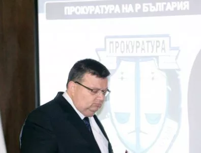 Цацаров пита ВКС да тълкува противоречията при решенията за смърт на пешеходна пътека