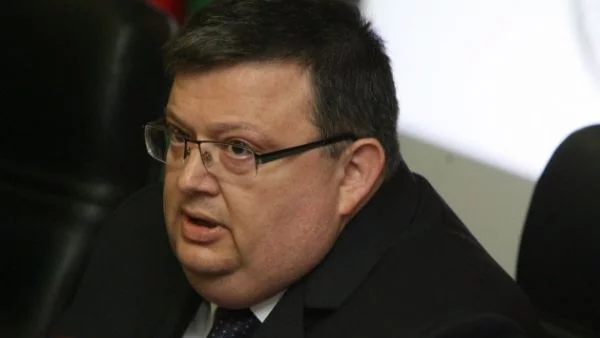 Цацаров продължава с обвиненията по случая "КТБ" - срещу дребни риби