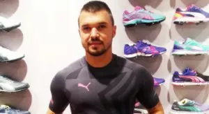 {{ otherArticle[0].article.title }}