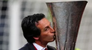 Треньорът на Севиля: Трудно е да участваш в три турнира едновременно