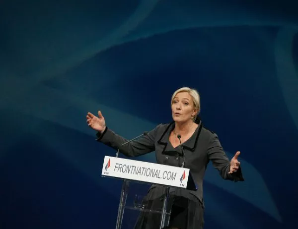 Франция поиска ЕП да свали имунитета на Марин льо Пен 