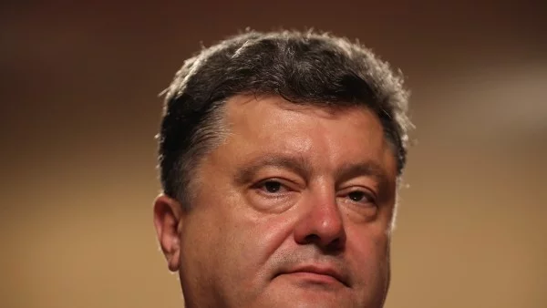 Порошенко обяви временно прекратяване на огъня в Източна Украйна