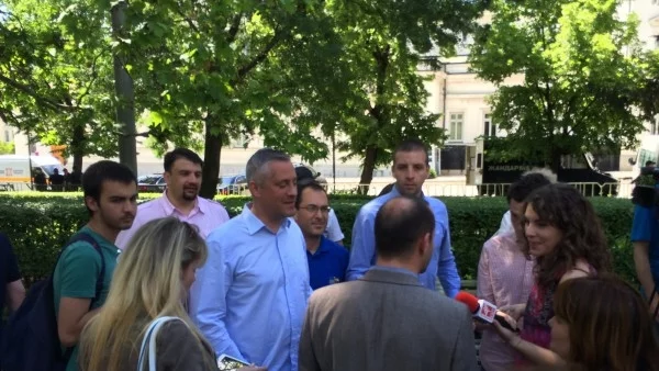 Оставка, не ударна програма, каза Реформаторският блок