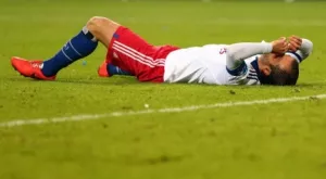 Хидинк повика Ван дер Ваарт за мачовете с Италия и Чехия