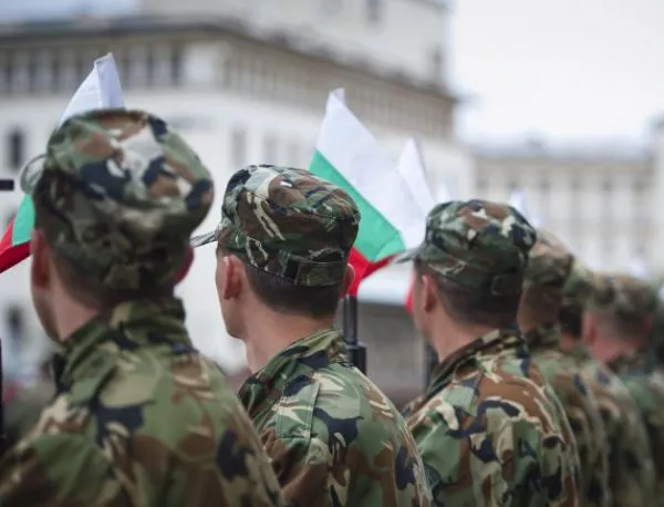 Едва 25% от българите биха се сражавали за родината си