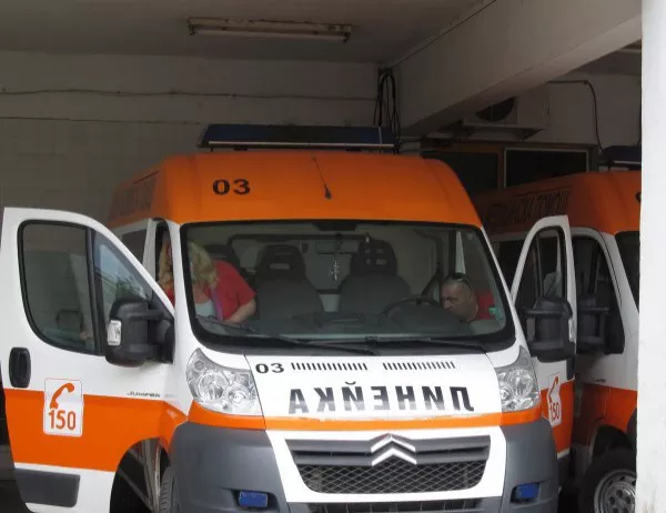 Разградската болница дала под наем единствената си линейка на таксиметрова фирма