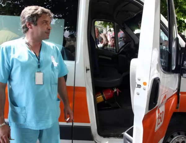 Фирмата, която може да лиши "Спешна помощ" от линейки, изглежда фалшива