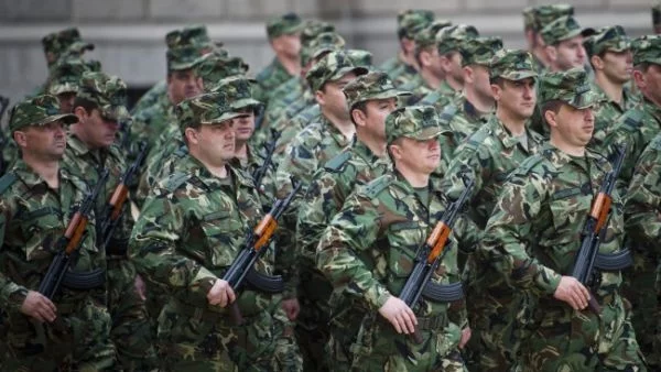 "Атака" ревна: Плащаме само заплати на армията, а няма с какво да стреляме