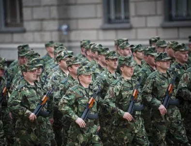 МС предлага намаляване на възрастта за прием на войници