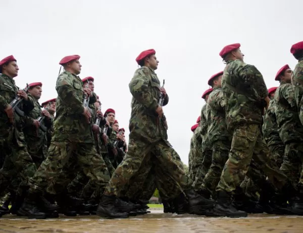 В българската армия има над 5000 незаети места 