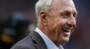 Вестник обяви смъртта на Кройф, после се извини