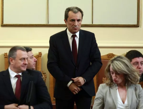 На косъм Народното събрание прие да изслуша Орешарски за "Южен поток"