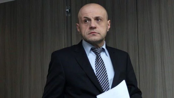 Карайте напред, отпред няма стена