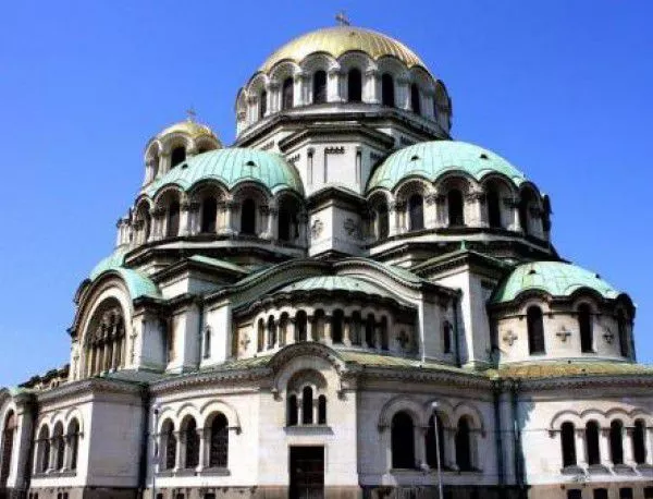 Храм-паметникът „Св. Александър Невски" въвежда такса вход, но само за туристи