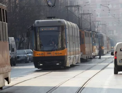 Макар с 20 дни закъснение, трамваите по бул. 
