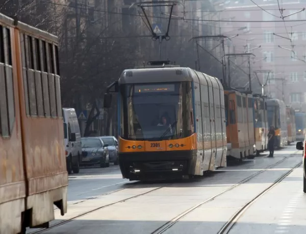 Трамвай блъсна мъж на "Ботевградско шосе" в София 
