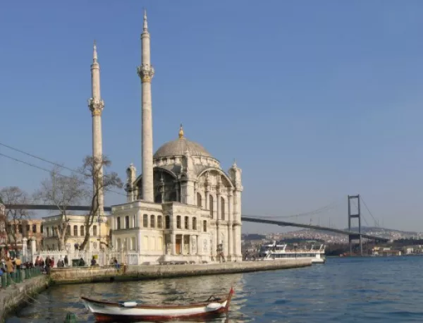 Съмнителен жълт прах опразни консулства в Истанбул 