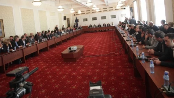 Кметовете от ГЕРБ поискаха да се отменят неправомерните финансови корекции