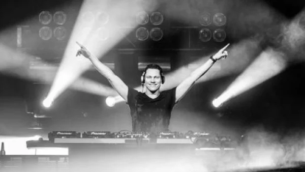 Tiesto стартира сета си по-рано