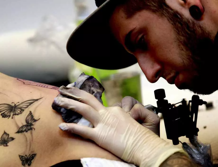 В Русия искат забрана на татуировките за непълнолетни 