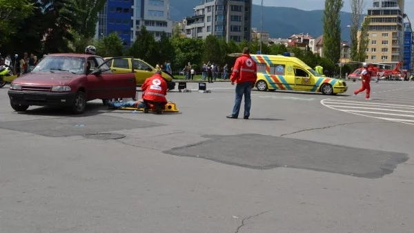 "Активна грижа" - бърза помощ и от таксиметровите шофьори